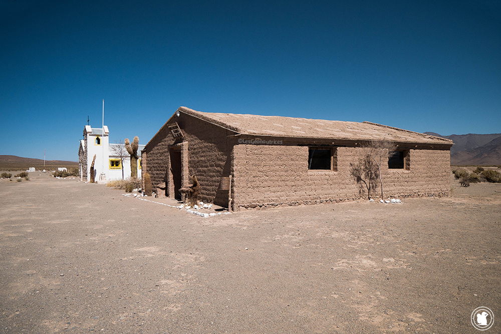Petit village El Mojón sur la route en direction des Salinas Grandes