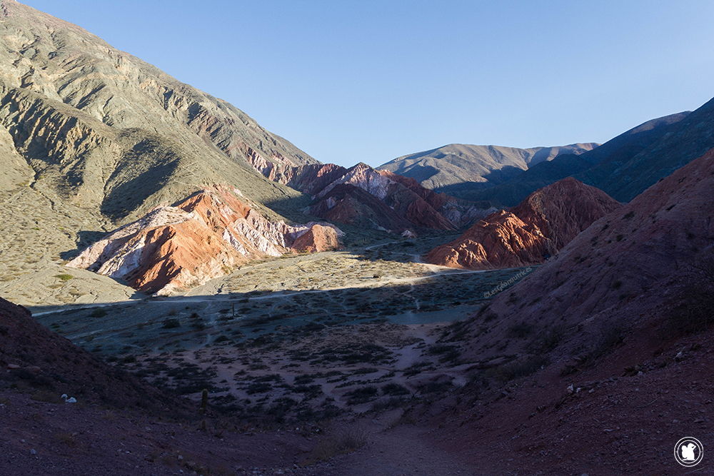 Magnifique vue sur les formations rocheuses de Purmamarca